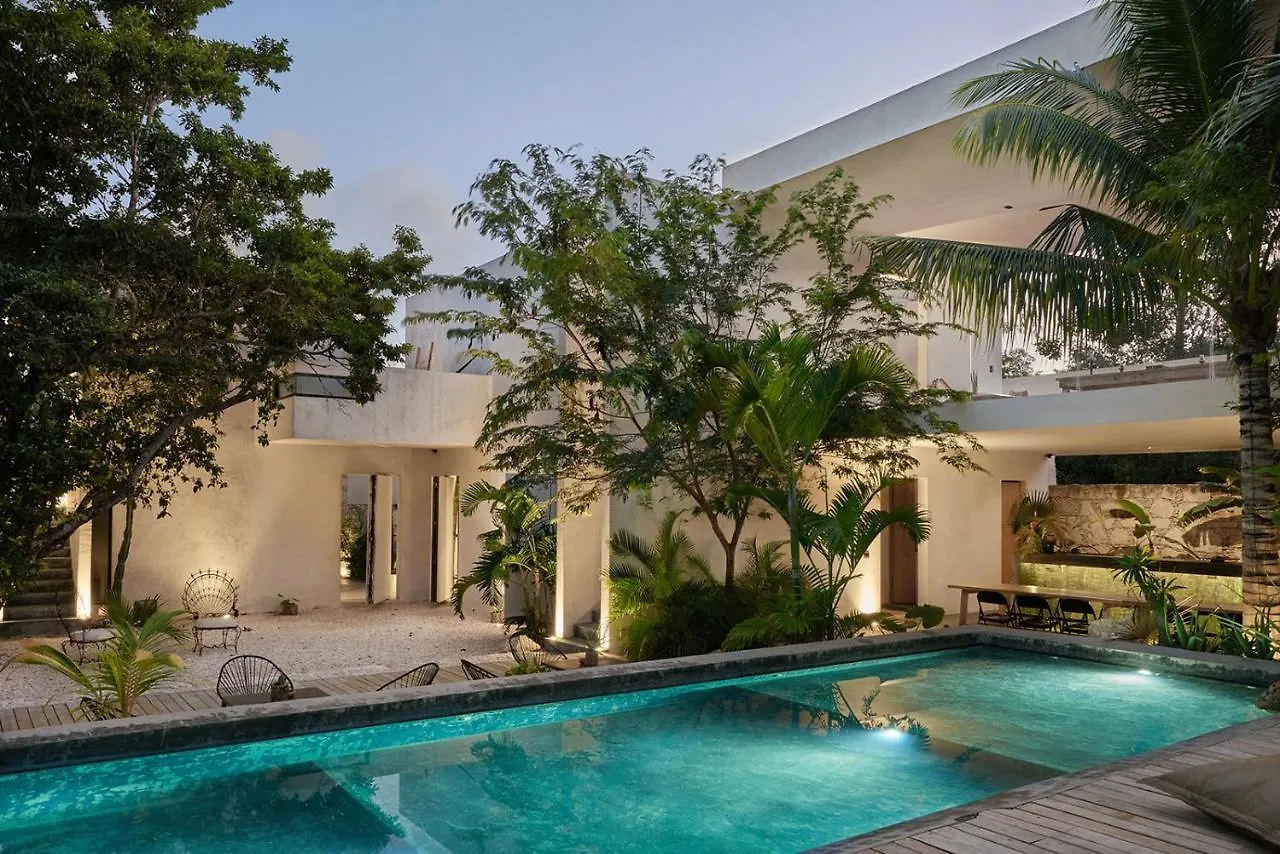 Дом отдыха Villa In La Veleta For 16 Guests Тулум